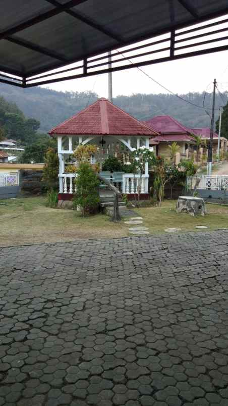 rumah bagus luas mewah view pegunungan di kota batu