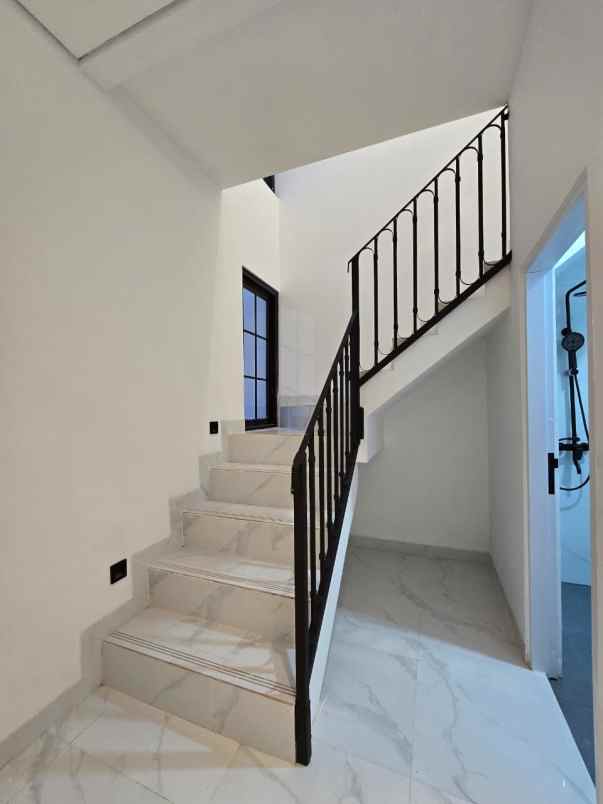 rumah baru dalam komplek di pondok bambu