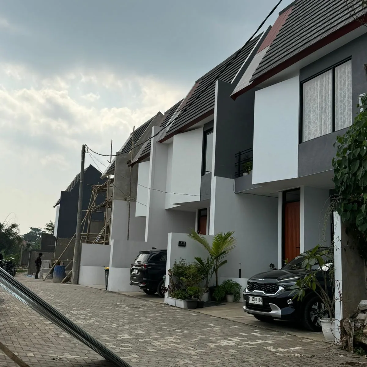 rumah baru dua lantai ciwaruga bandung