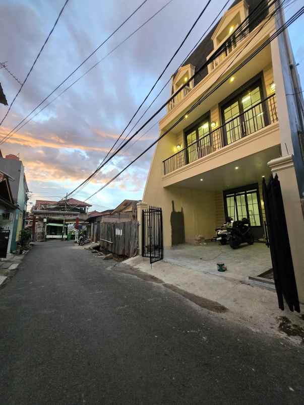 rumah baru rooftop bagus di cipinang jaktim