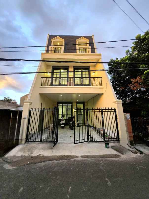 rumah baru rooftop bagus di cipinang jaktim