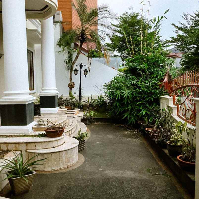 rumah berlantai marmer di komplek bukit mas bintaro