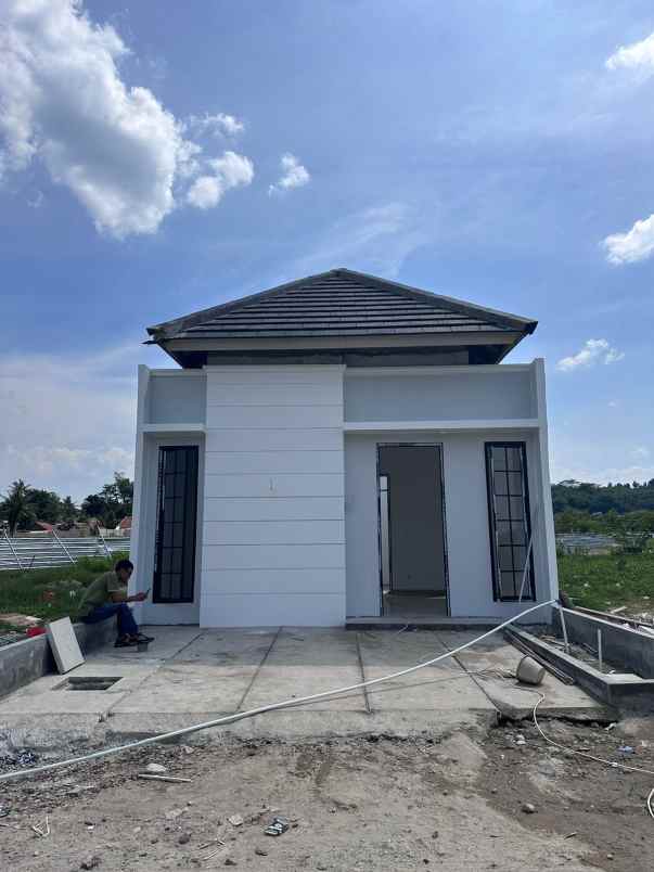 rumah cantik dekat stasiun parung panjang