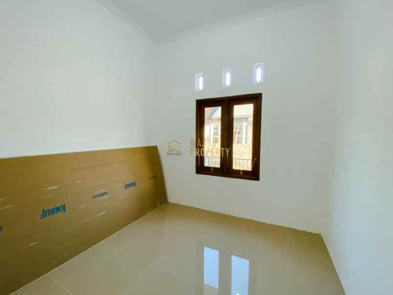 rumah cantik luas dekat jalan raya pyungan prambanan