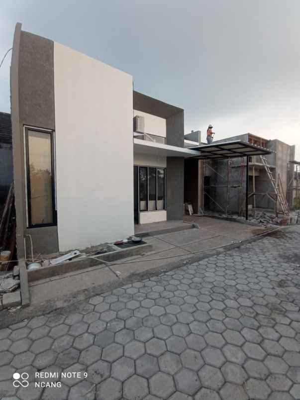 rumah cluster design industrial di pamulang tangsel