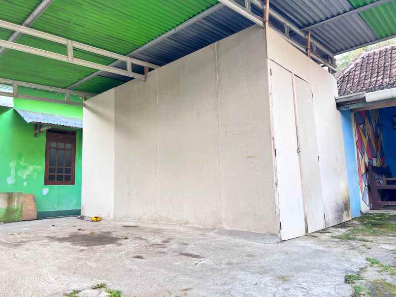rumah dekat pasar karangpandan cocok untuk hunian