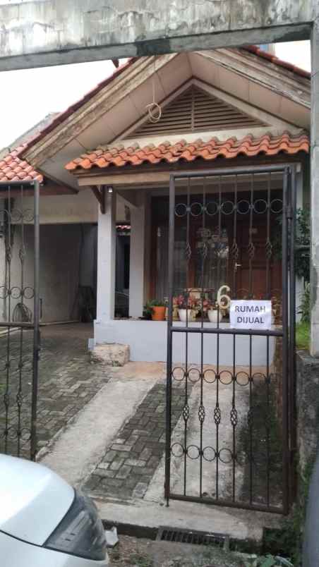 rumah dengan halaman luas dekat toll jorr ngantong