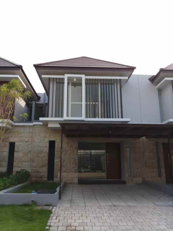 rumah dijual disewakan graha natura surabaya barat