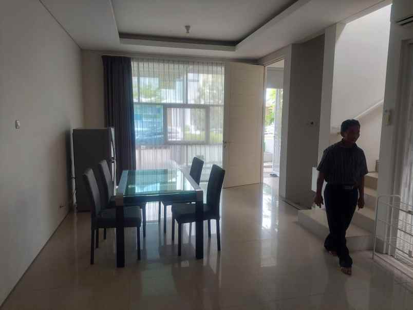 rumah dijual royal residence greenwich minimalis