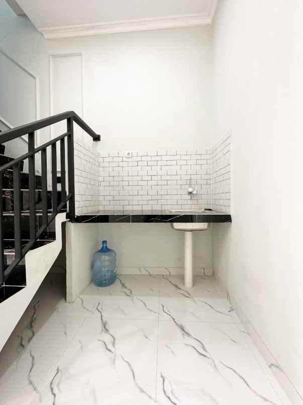 rumah dijual siap huni di cipayung jakarta timur