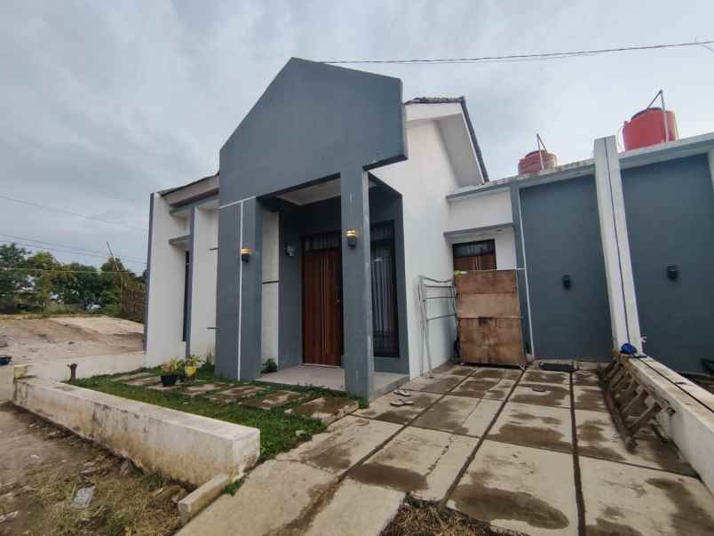 rumah eksklusif dan modern di bumi aksara buahbatu