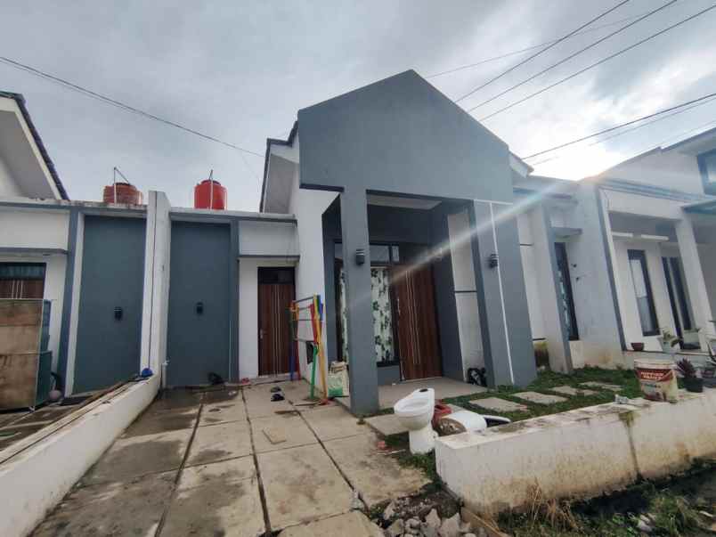 rumah eksklusif dan modern di bumi aksara buahbatu