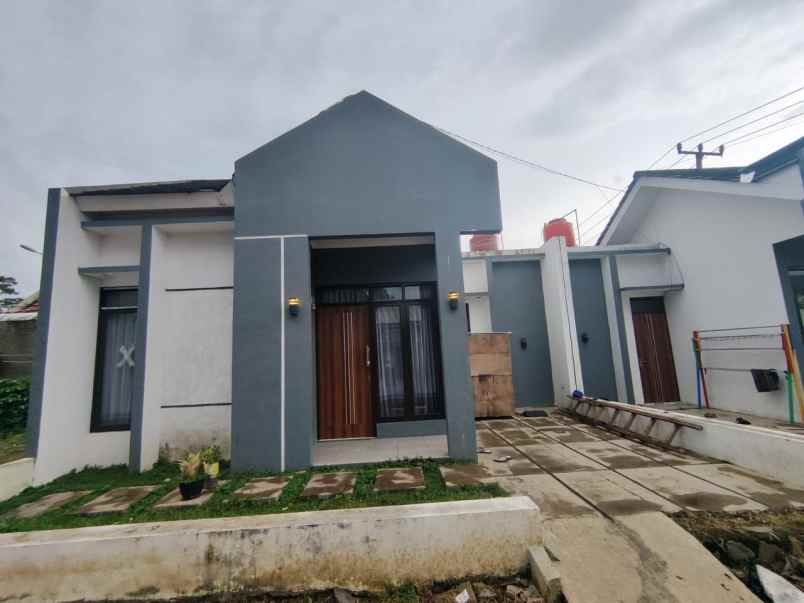 rumah eksklusif dan modern di bumi aksara buahbatu