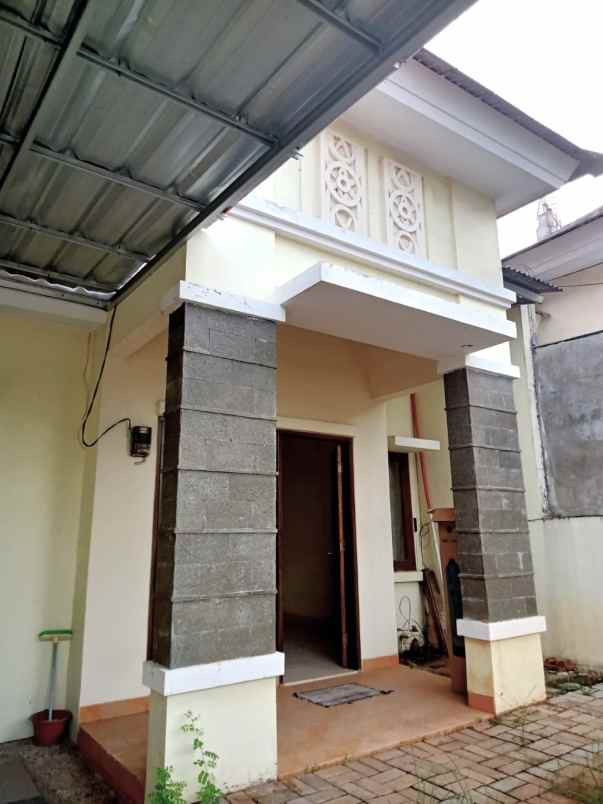 rumah hadap taman cluster aralia harapan indah bekasi