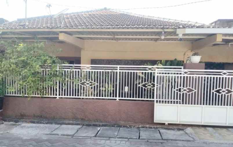 rumah jl pucang asri i row 2 mobil