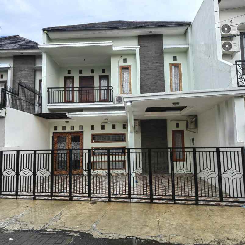 rumah kaliurang cantik 2 lantai strategis premium area