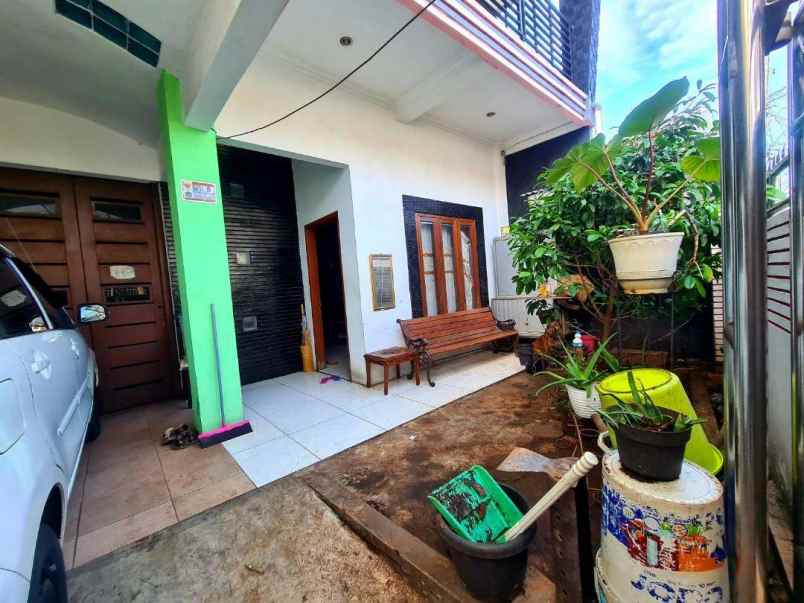 rumah kayu manis