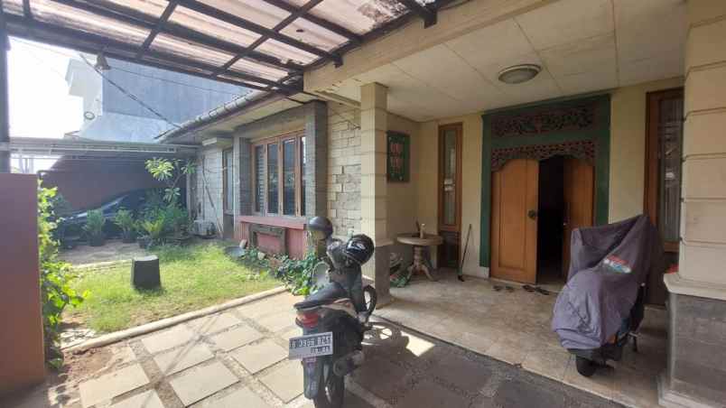 rumah kelapa dua kebon jeruk jakarta barat