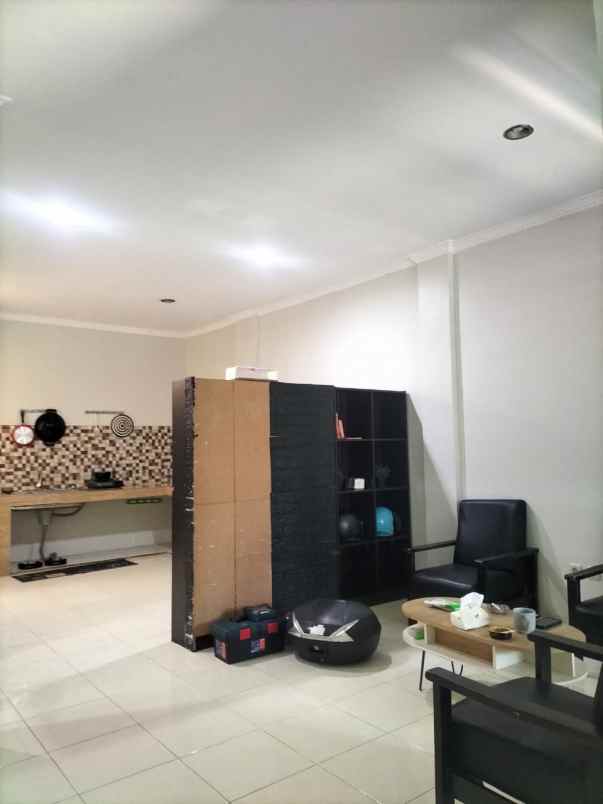 rumah komplek cihanjuang full renovasi 8 menit pemkot