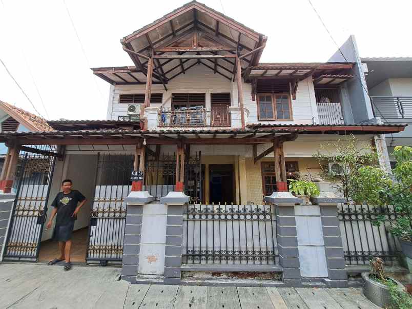 rumah komplek lokasi strategis