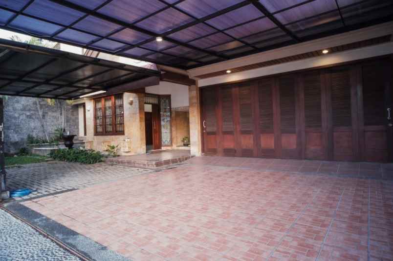 rumah kompleks margorejo indah hadap utara