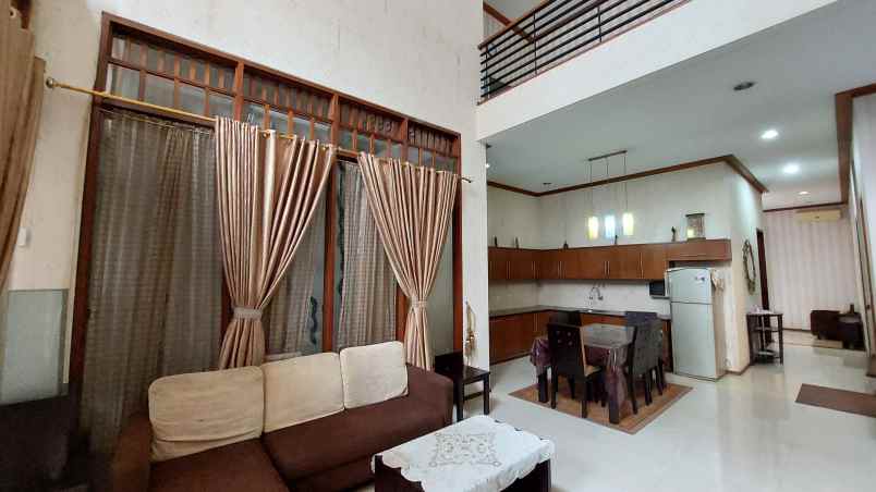 rumah luas full furnished di pasteur bandung