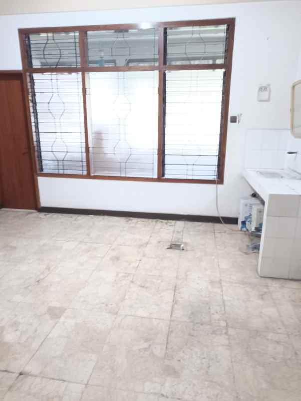 rumah luas nyaman idaman area klampis anom