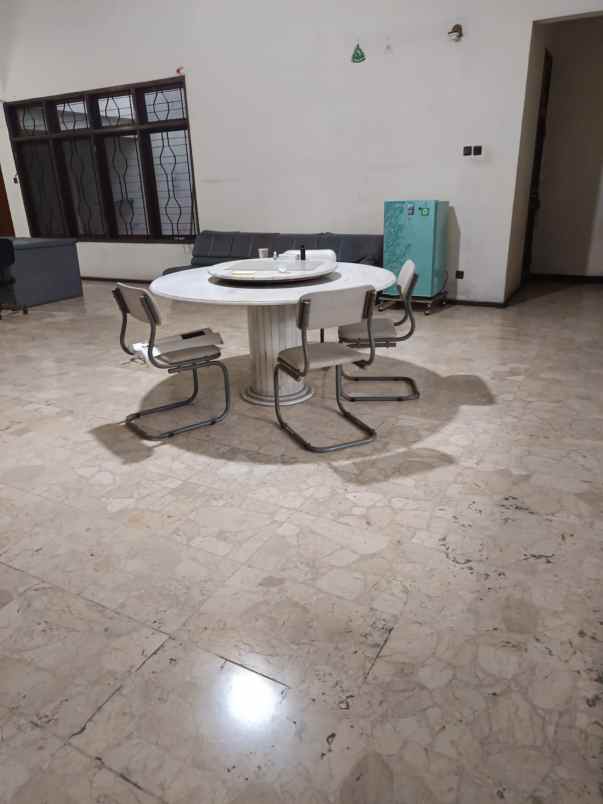 rumah luas nyaman idaman area klampis anom