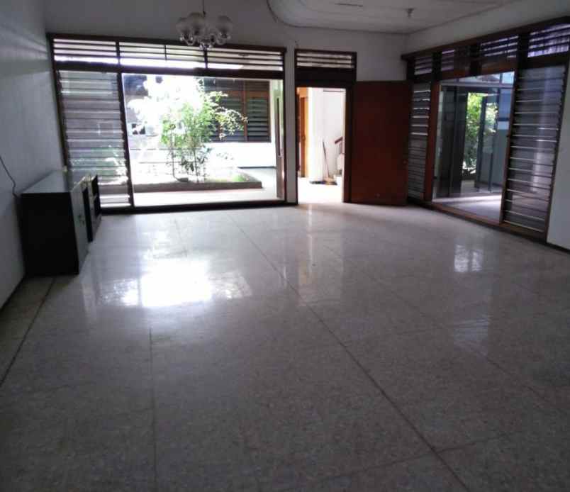 rumah manyar kertoarjo strategis