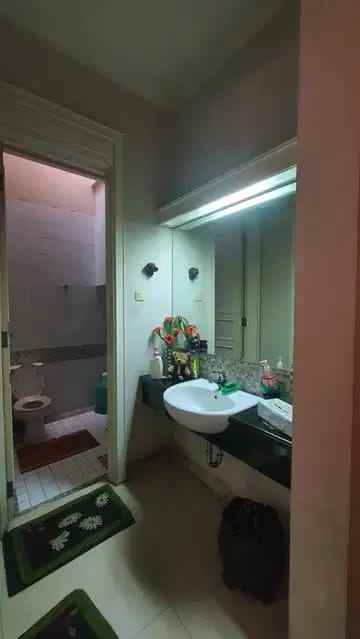 rumah megah di taman bougenvile caman raya jatibening