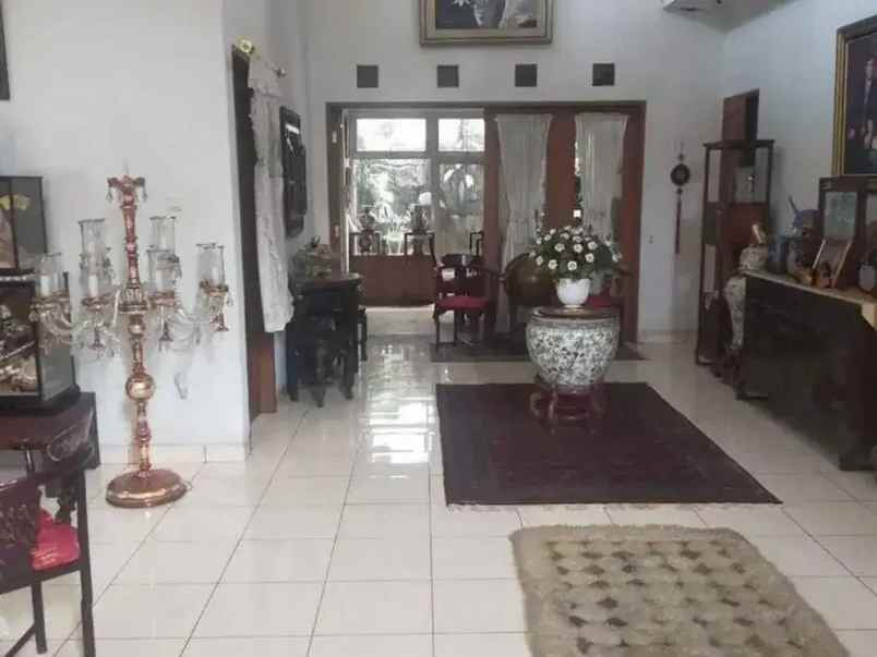rumah megah di taman bougenvile caman raya jatibening