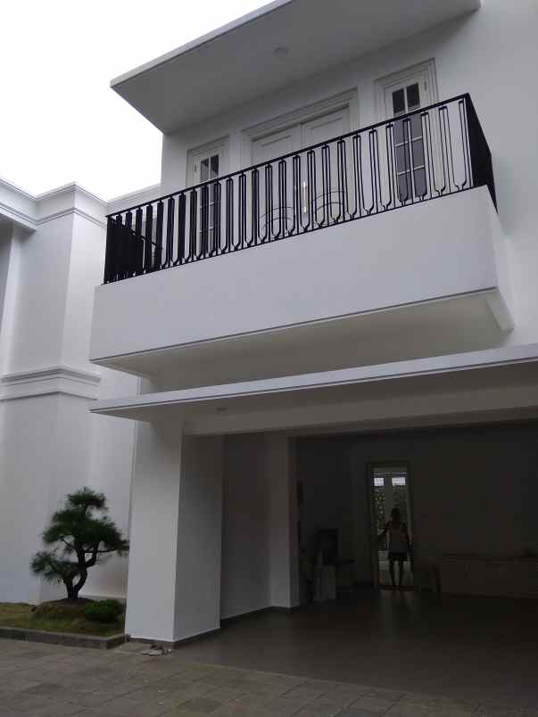 rumah menteng brand new lux dan gagah