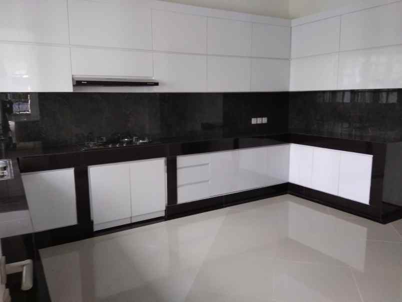 rumah menteng brand new lux dan gagah