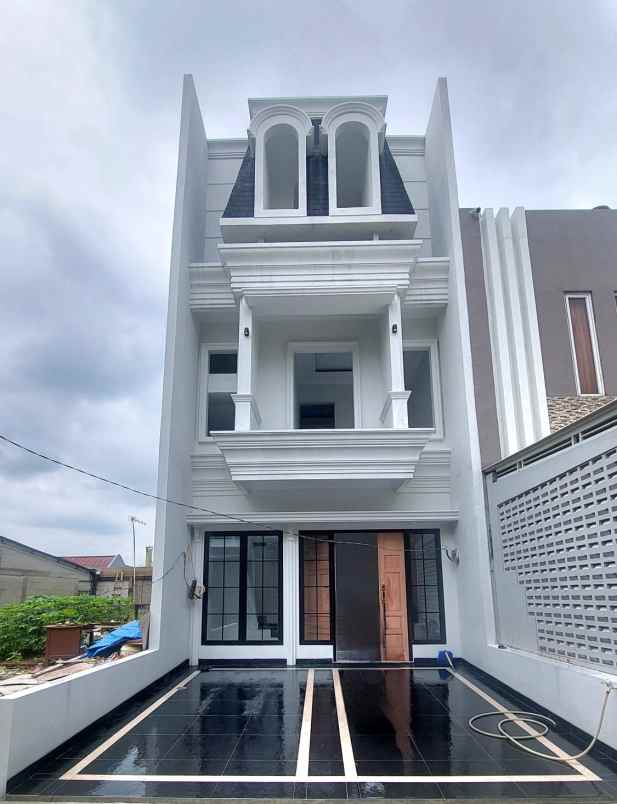 rumah mewah 1 9 m di jagakarsa 3 lantai 5 kt dekat tol