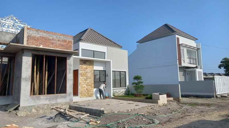 rumah mewah 2 lantai murah 6 bulan pembangunan