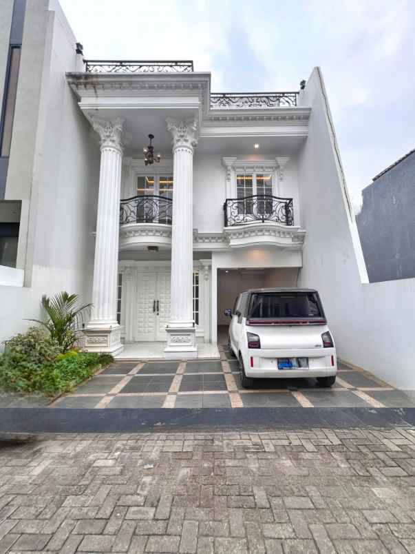 rumah mewah american classic di jagakarsa jaksel