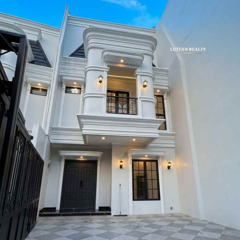 rumah mewah dalam komplek jagakarsa