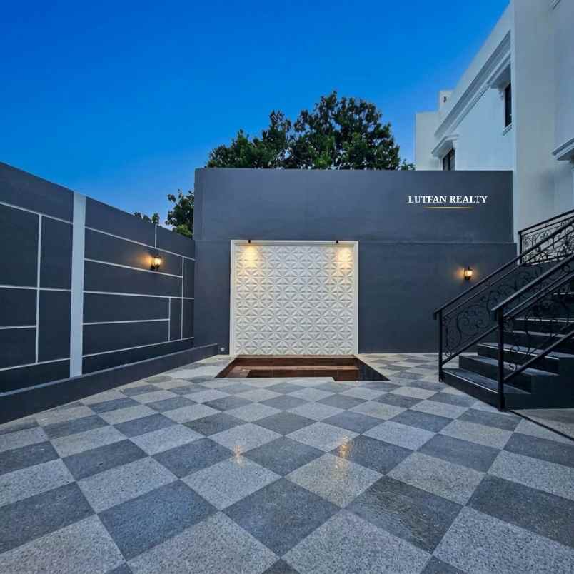 rumah mewah dalam komplek jagakarsa