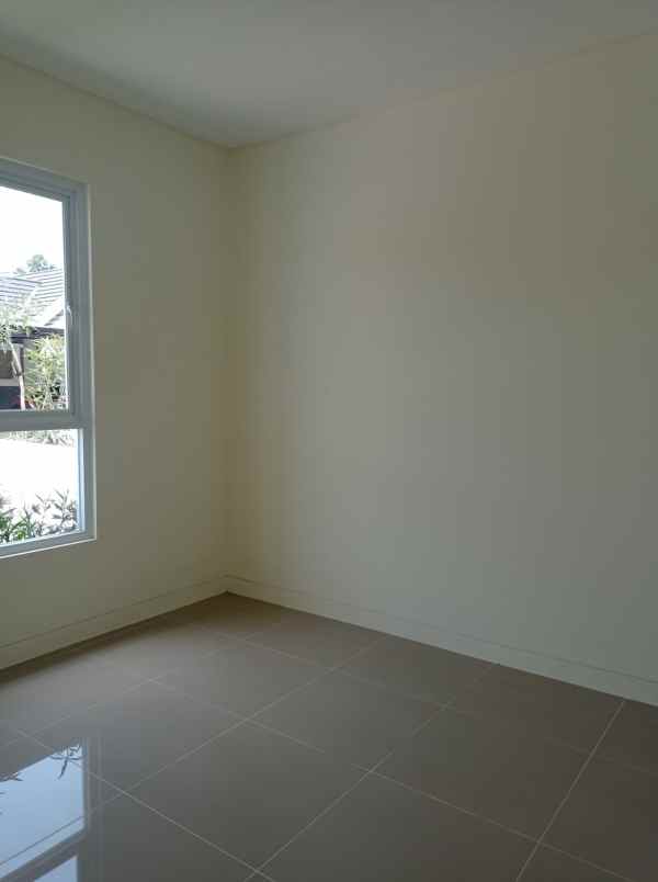 rumah mewah dua lantai di cluster mewah bsb semarang