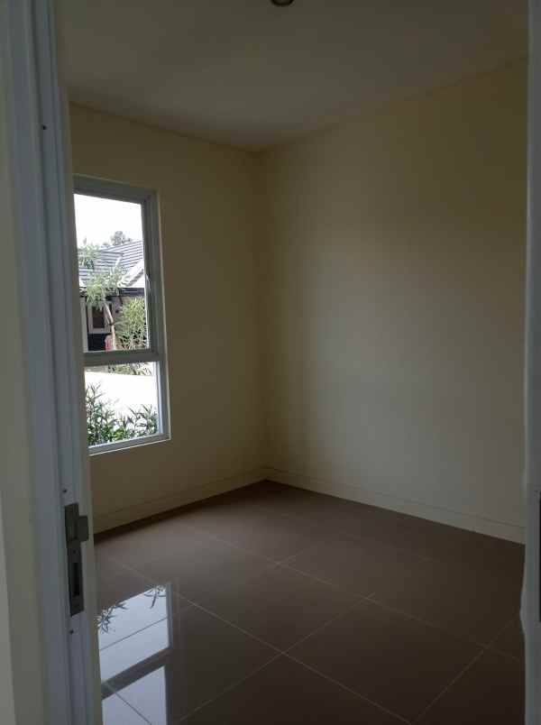 rumah mewah dua lantai di cluster mewah bsb semarang