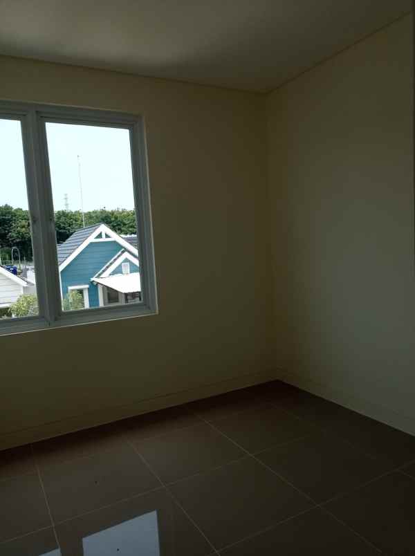 rumah mewah dua lantai di cluster mewah bsb semarang