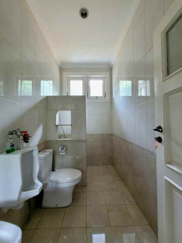 rumah mewah furnished dalam komplek di bekasi timur
