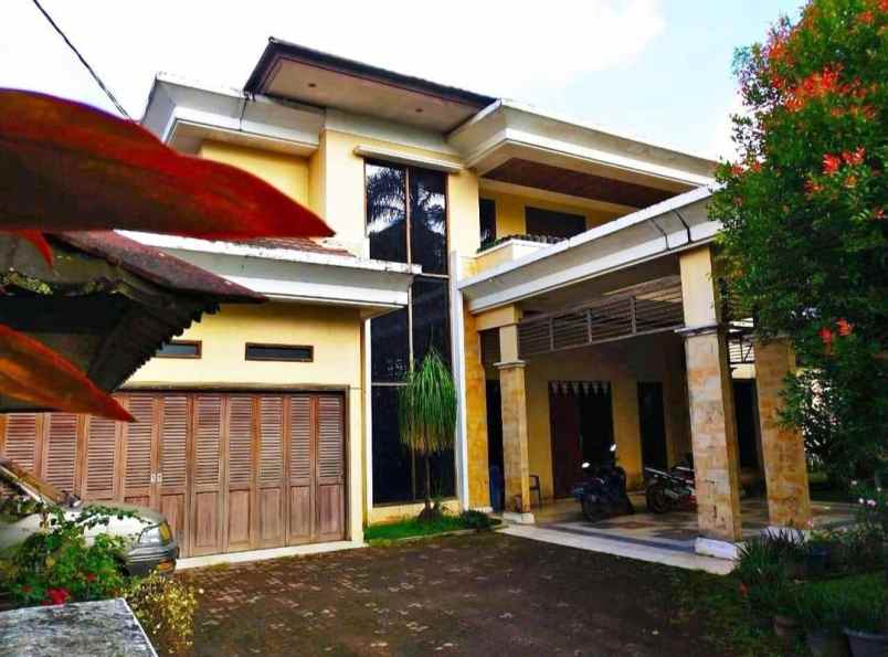 rumah mewah mt haryono pontianak