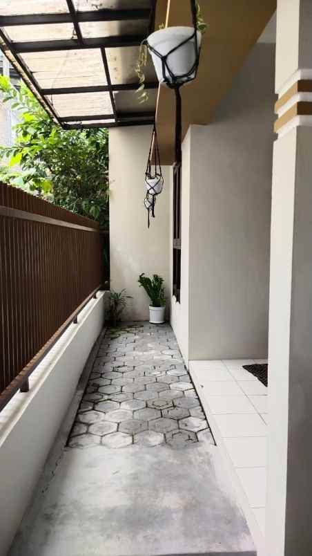 rumah minimalis komplek sariwangi regency akses mudah