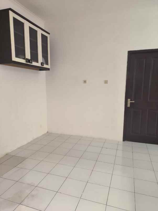 rumah minimalis komplek sariwangi regency akses mudah