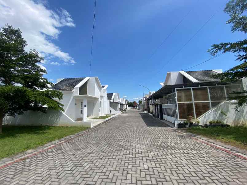 rumah minimalis scandinavian utara rsi klaten