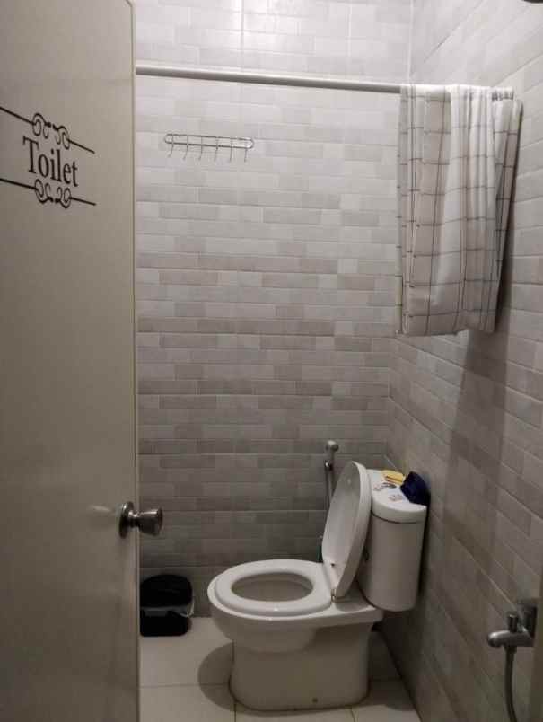 rumah modern minimalis 3 kav jadi 1 di pandanwangi