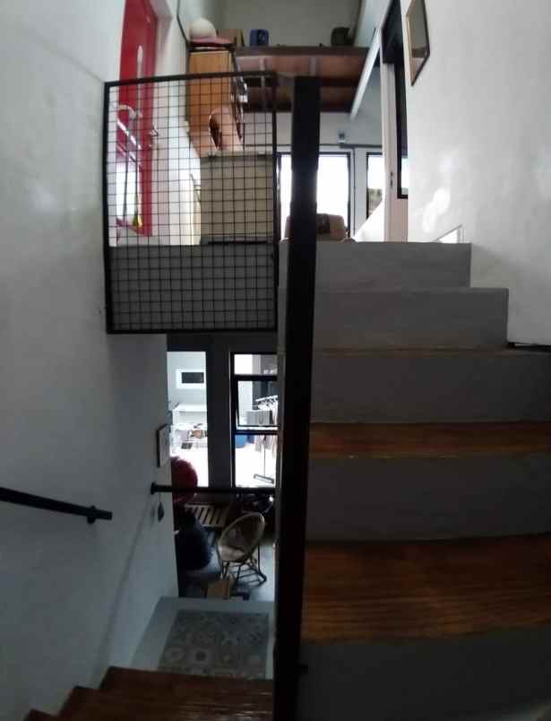 rumah modern minimalis 3 kav jadi 1 di pandanwangi