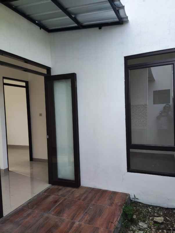 rumah modern scandinavian dekat stasiun