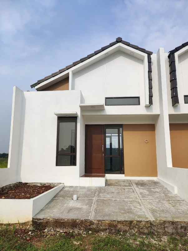 rumah modern scandinavian dekat stasiun